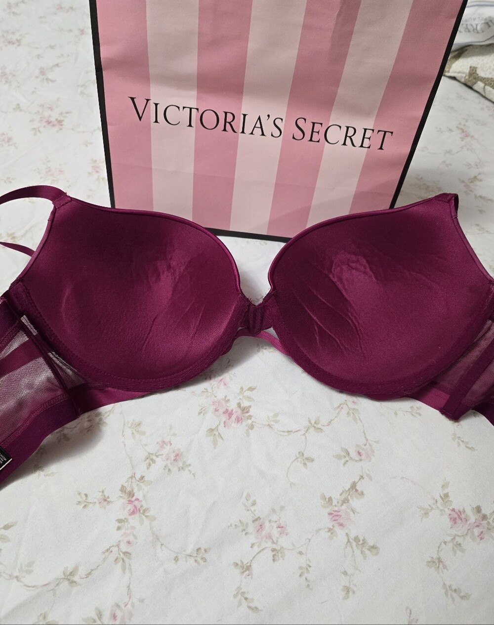 Victoria Secret Very Sexy Lace Bra 34DD - Picture 2 of 6